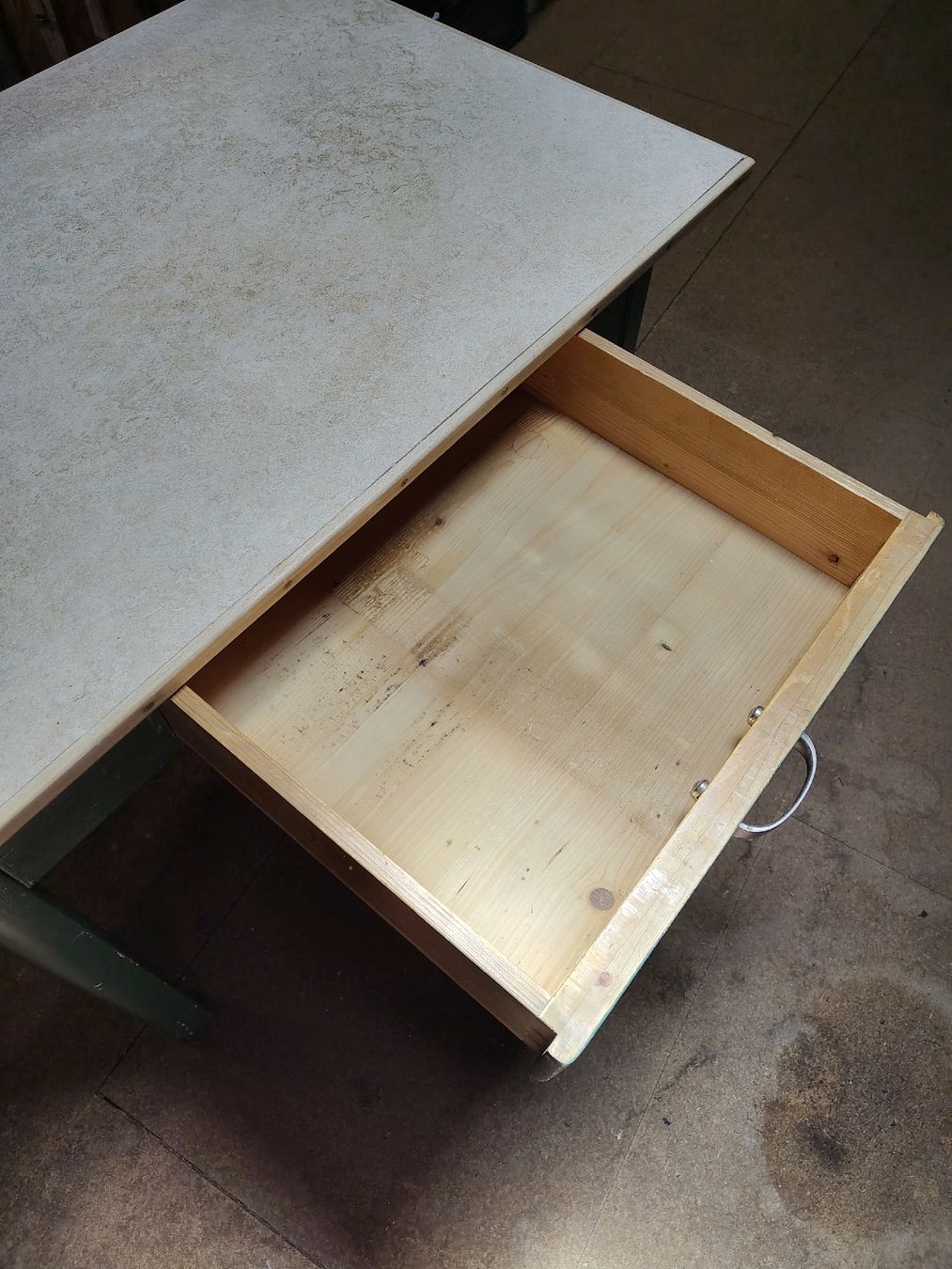Tische: Tisch – Gebraucht aus Riehen von Kikerikirk 1