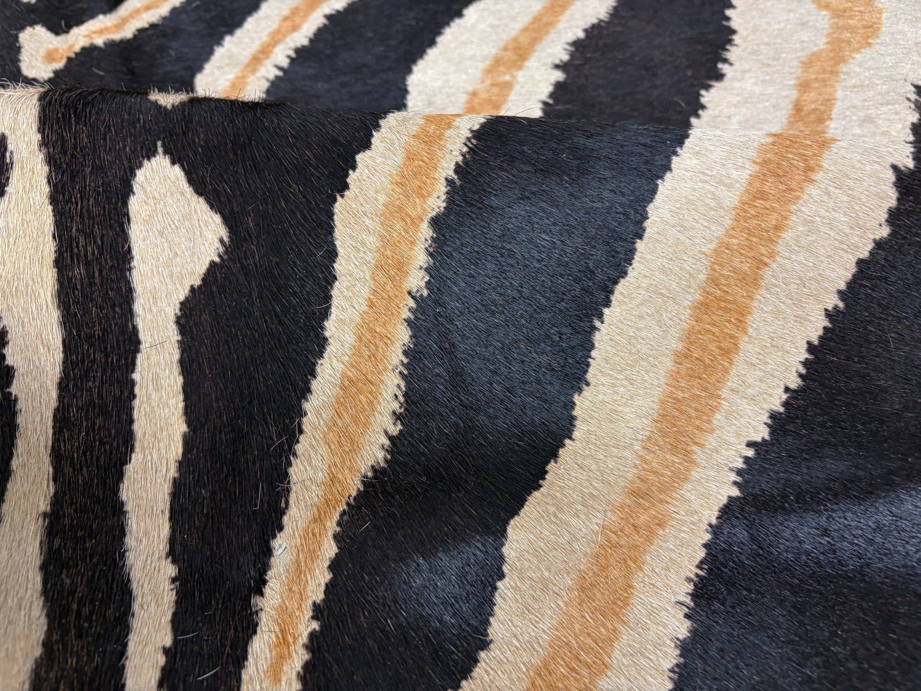 Tappeti: echtes Kuhfell Teppich Zebra – Nuovo e nell'imballaggio originale da Arbedo venduto da patagonialeatherrugs 2