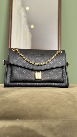 Anytime Flap Bag von Louis Vuitton