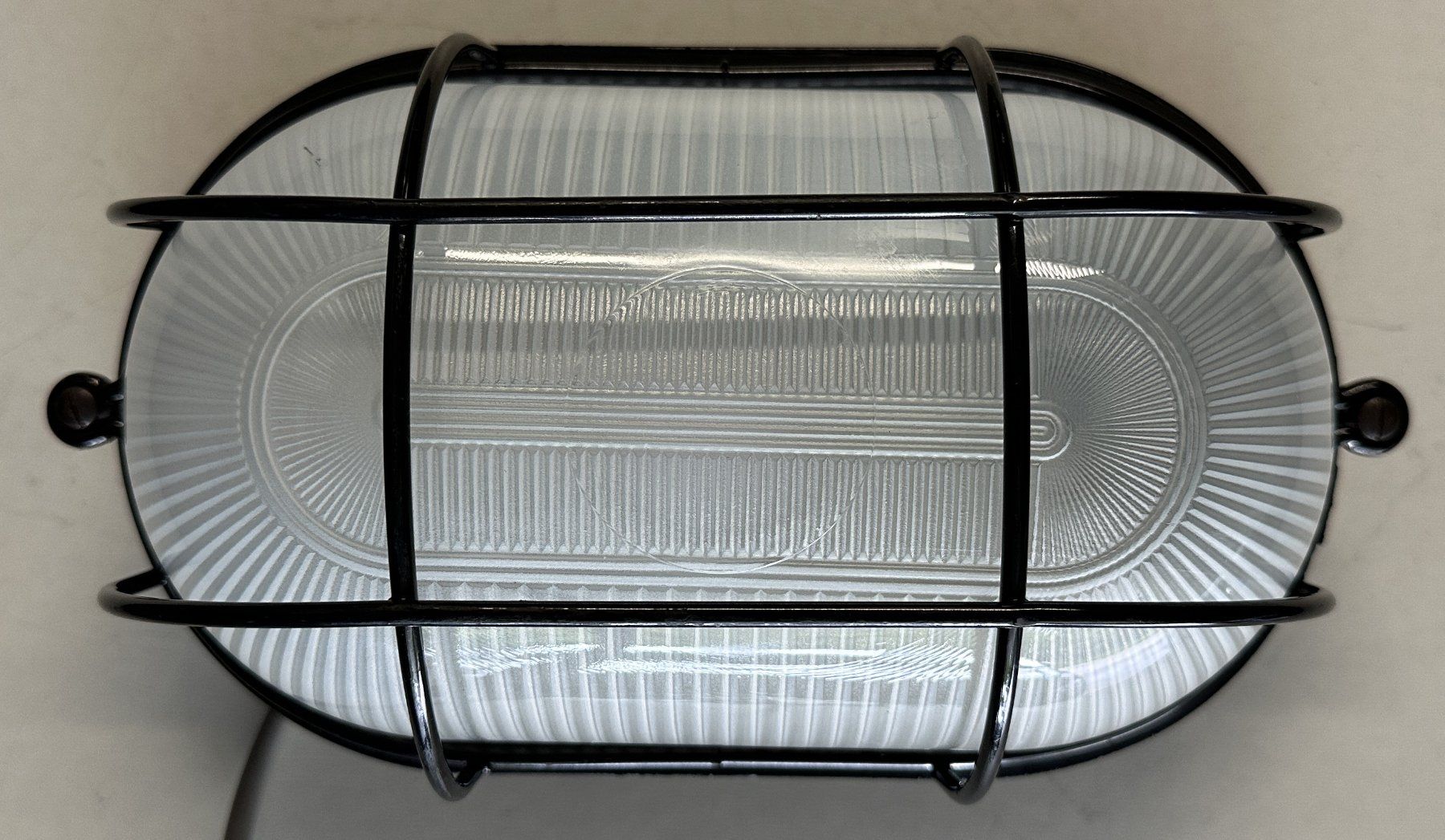 Kronleuchter & Deckenlampen: Wand.-Deckenleuchte oval schwarz E27, 230V occ. – Gebraucht aus Hergiswil NW von hpb_9bvx 3
