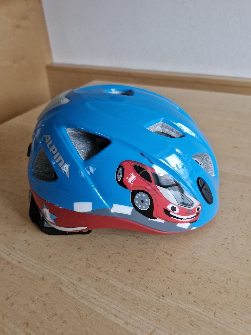 Caschi: Kinder Velohelm junge – Usato da Disentis/Mustér venduto da epa_862v 2