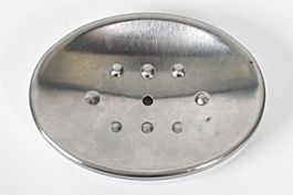 SEIFENBEHÄLTER mit silbrigen Deckel