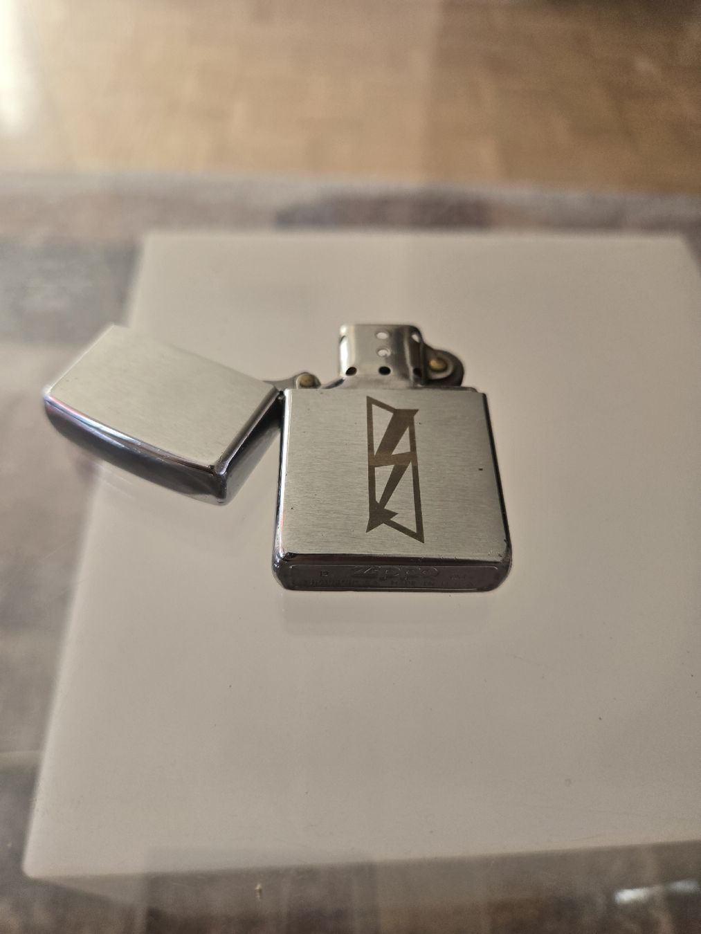 Zippo Feuerzeuge: Zippo Original Feuerzeug – Gebraucht aus Bussigny von Kfdlt