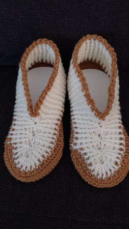 Handgemachte ( gehäkeltHausschuhe) , Gr. 40 Wolle, beige/wei
