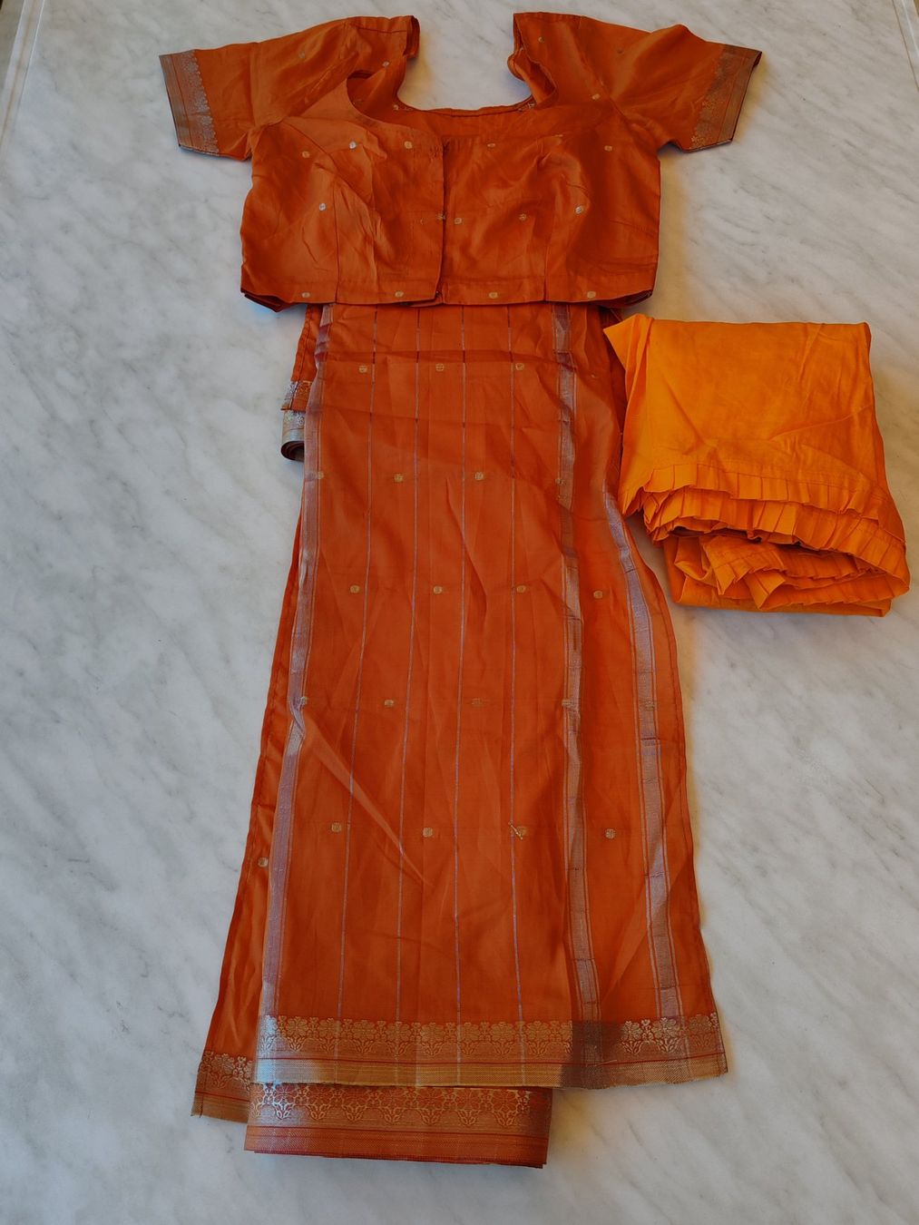 Vestiti: Original Sari, indische Seide – Usato da Abtwil SG venduto da IndianaJon