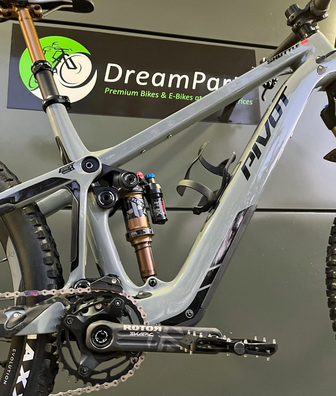 Vélos: *Pivot Shuttle SL Pro Light Enduro E-MTB Carbon – Neuf (Voir description) à Hausen AG par Dream_Parts 1