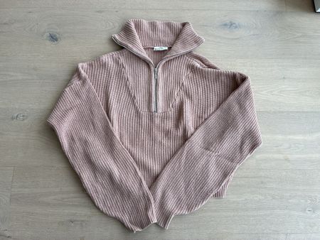 A lot less Strickpullover