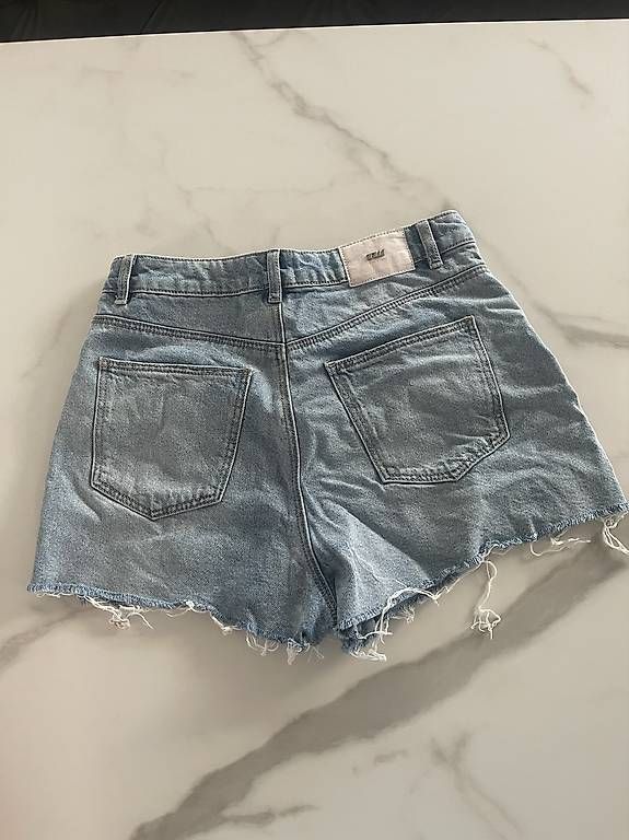 Pantalons: Kurze Hose – Neuf avec emballage d'origine à Erlinsbach SO par mel_9nj8 1