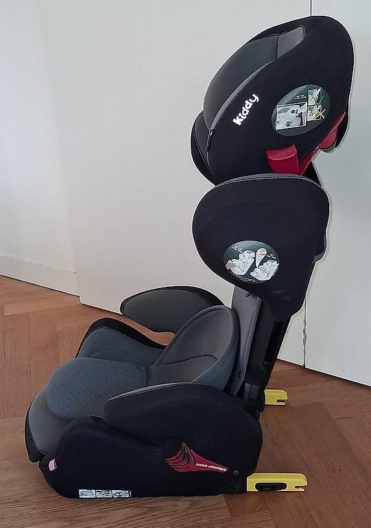 Seggiolini per auto: Kinder Autositz 15 - 36 kg – Usato da Basel venduto da Bernhard_C 1