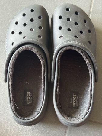 Crocs gefüttert 45