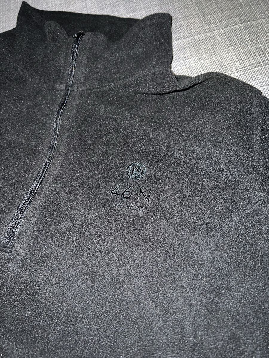 Pullover & Sweatshirts: 46 Nord/46N Schwarzer Fleece Pulli Gr. S bequem – Gebraucht aus Basel von Oloir 1