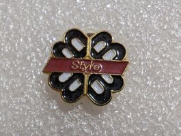 Ansteckpin 254: Style