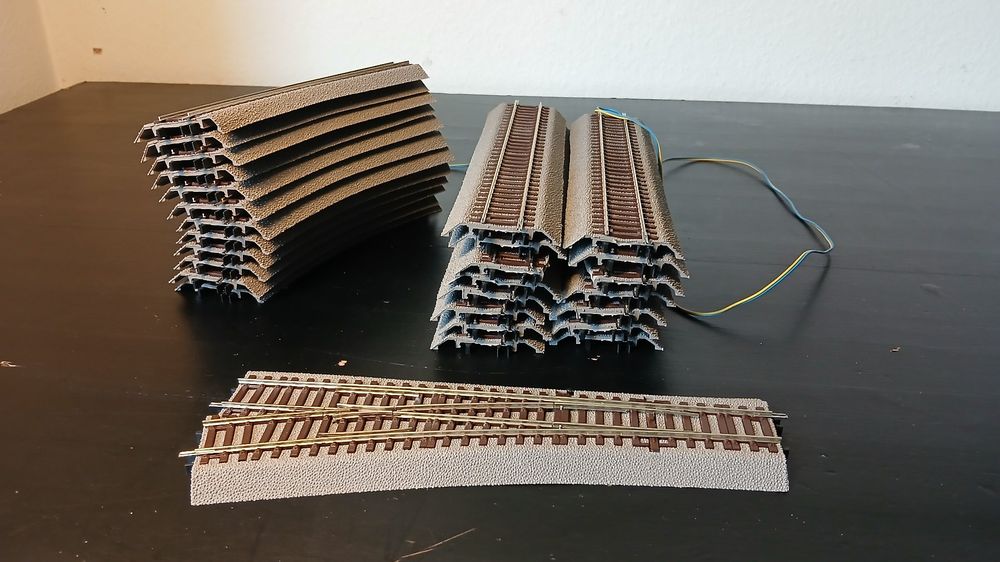 Roco Modelleisenbahnen: Modelleisenbahn Roco H0 DC Konvolut neuwertig – Gebraucht aus Zürich von danilu1956 6