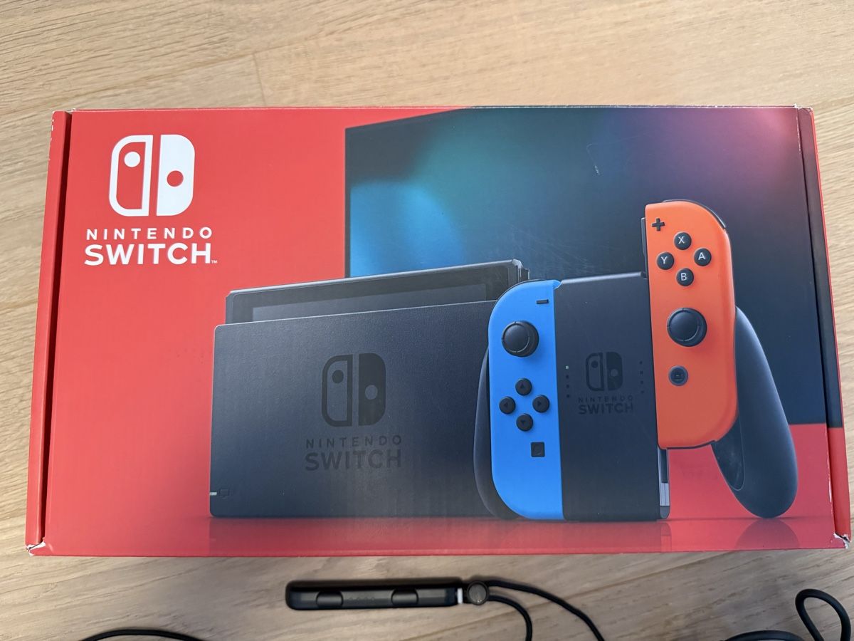 Nintendo Switch Set inkl. Dock & Case (wie neu) (Neu (gemäss ...