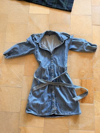 Denim dress, size 36. Great condition & Stylish!