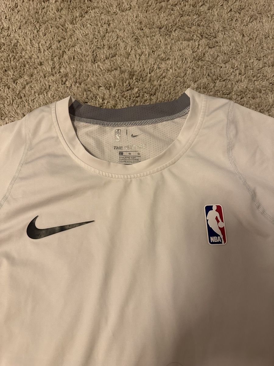 Nike T-Shirts: NIKE NBA compression shirt L – Neu (gemäss Beschreibung) aus Walchwil von Ser_y8w5 1