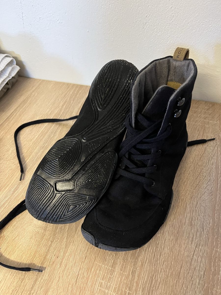 Chaussures femmes: Wildlinge Barfussschuhe Grösse 37 – D'occasion à Rickenbach LU par Jasmin0104
