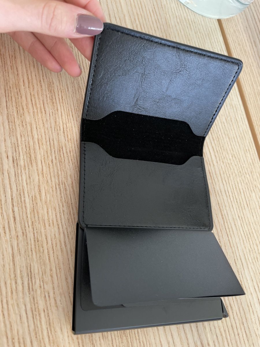 Brieftaschen: Kreditkartenhalter/Portemonnaie – Neu und originalverpackt aus Pieterlen von JK99 1