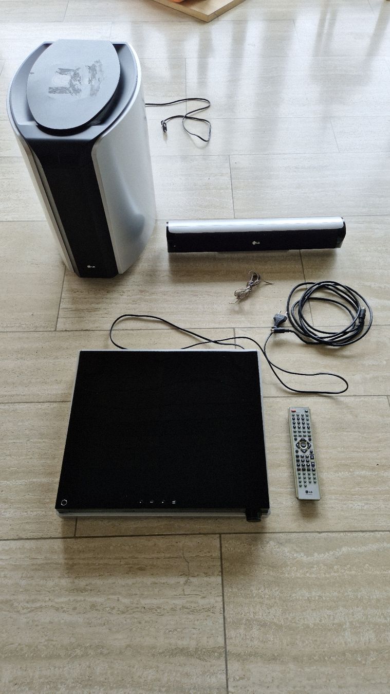 LG Home Cinema: Soundsystem LG – Usato da Appenzell Meister. venduto da Morize98