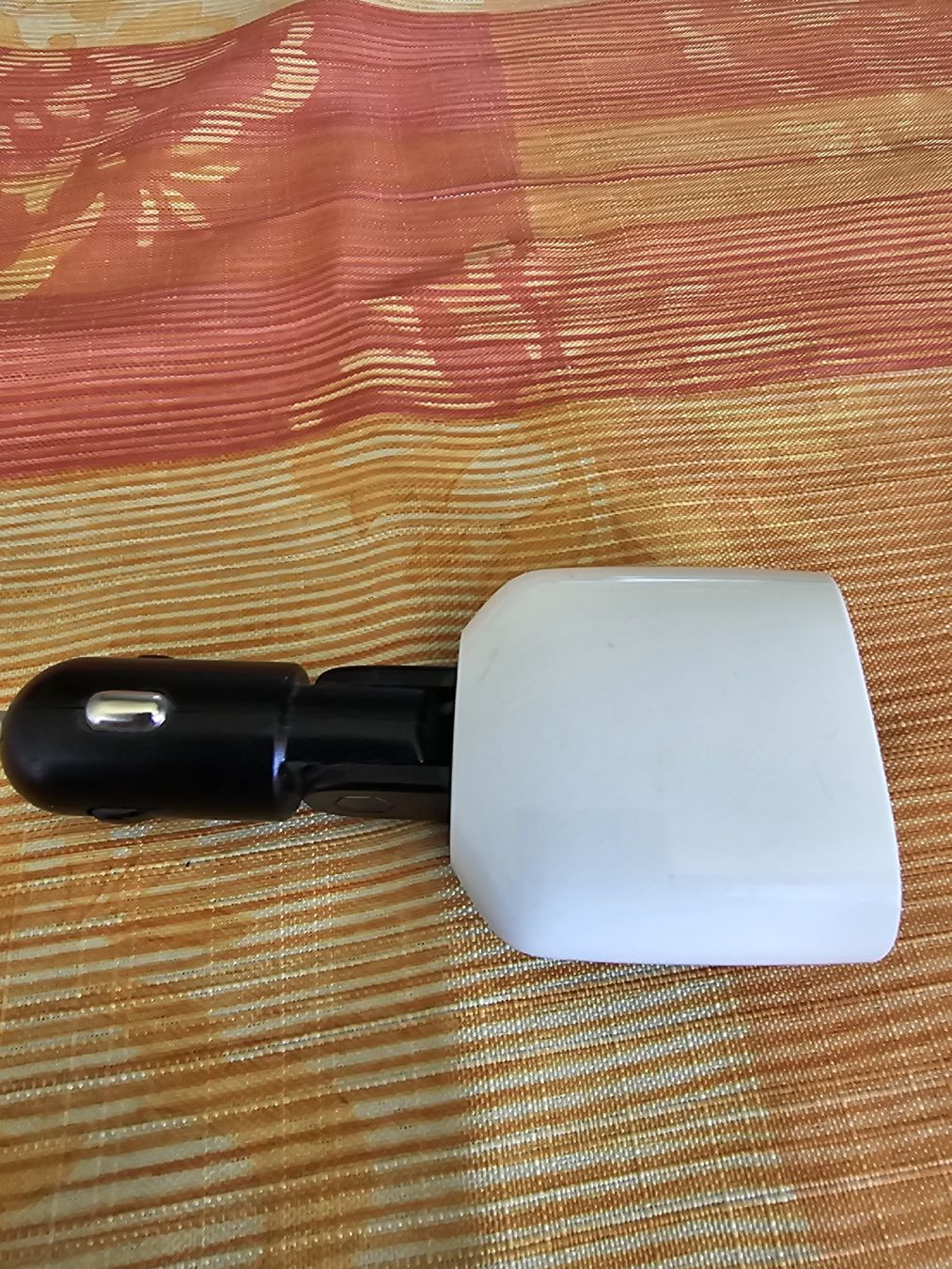 Caricabatterie: Car Charger, Dual USB Ports – Usato da Zug venduto da Andkur1971