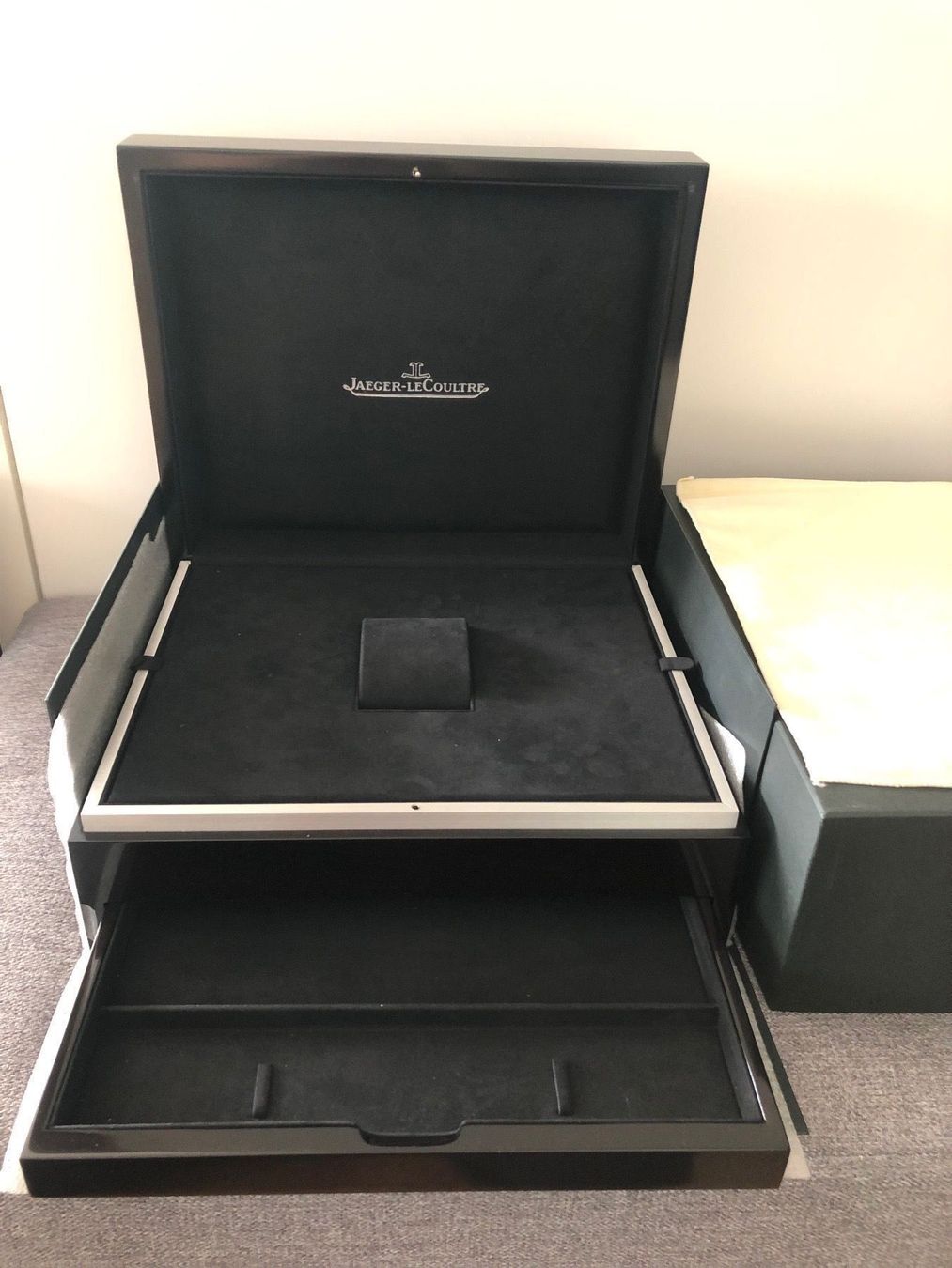 Jaeger-Lecoultre Orologi: Jaeger lecoultre  Box Luxus Ecrin Uhr Watchbox – Nuovo e nell'imballaggio originale da Ebikon venduto da Gaenggeliwaar 3