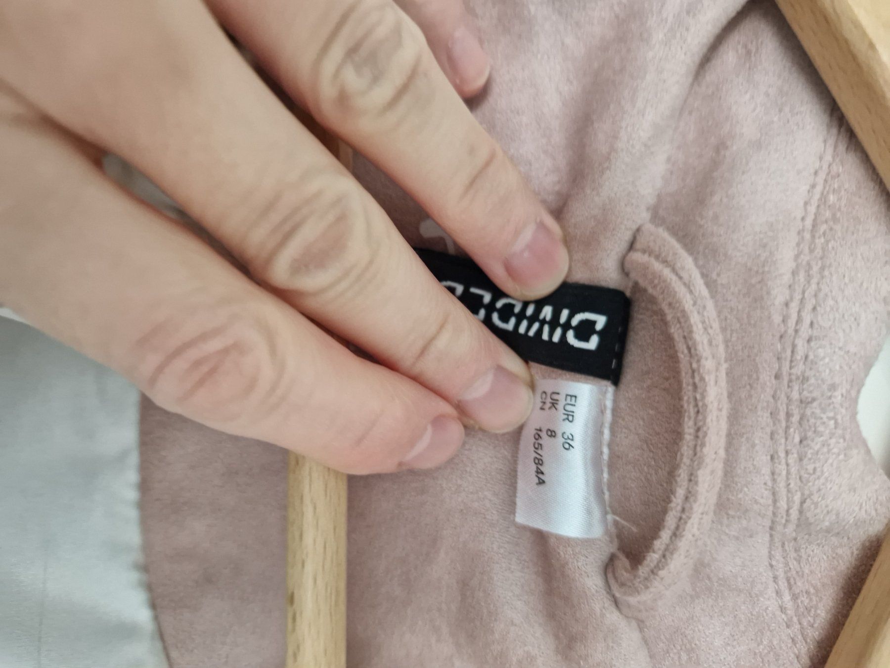 H&M Giacche: puderrosa Jacke – Usato da Kloten venduto da kst_j6vw 2
