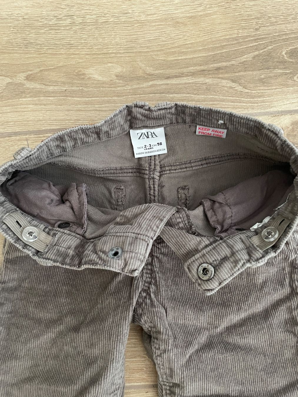 Zara Hosen: Kinder Cordhose Grösse 98 – Gebraucht aus Winterthur von NaNa24 1