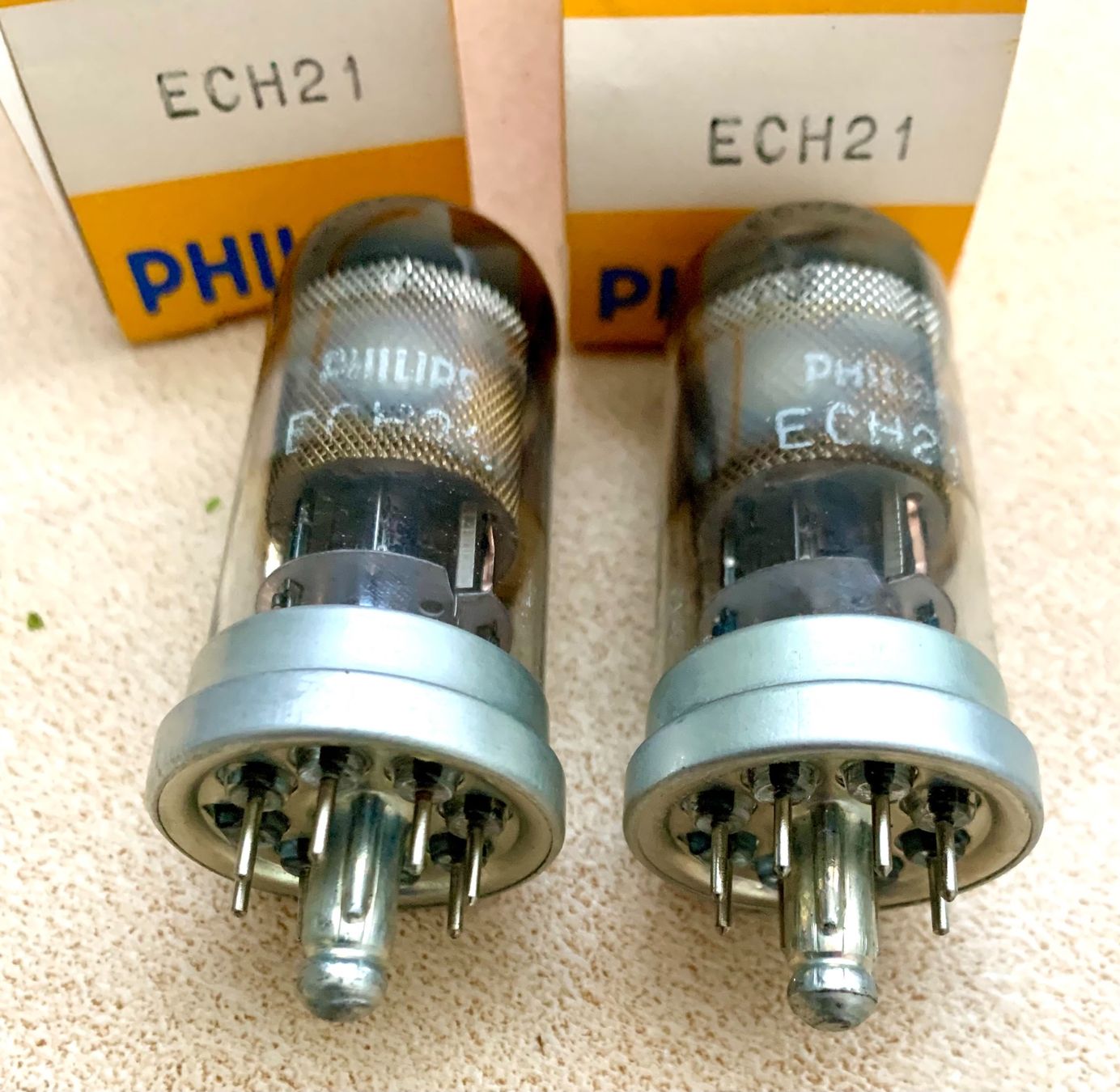 Philips Elektronikbauteile: 2 Röhren / Radioröhren ECH21 NOS, Philips – Neu (gemäss Beschreibung) aus Biel/Bienne von Oldradio 1