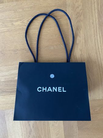 Chanel Papiertasche, Geschentasche