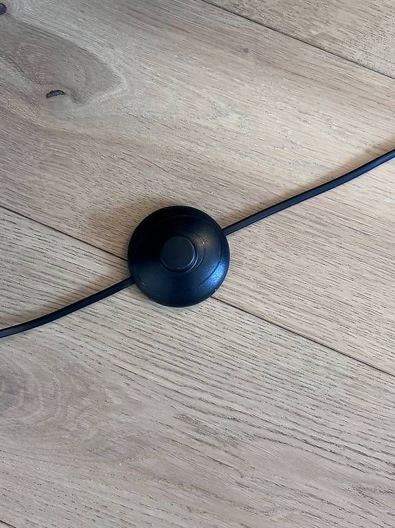 Lampade: Heimelige Stehlampe – Usato da Uitikon Waldegg venduto da Parson81 1