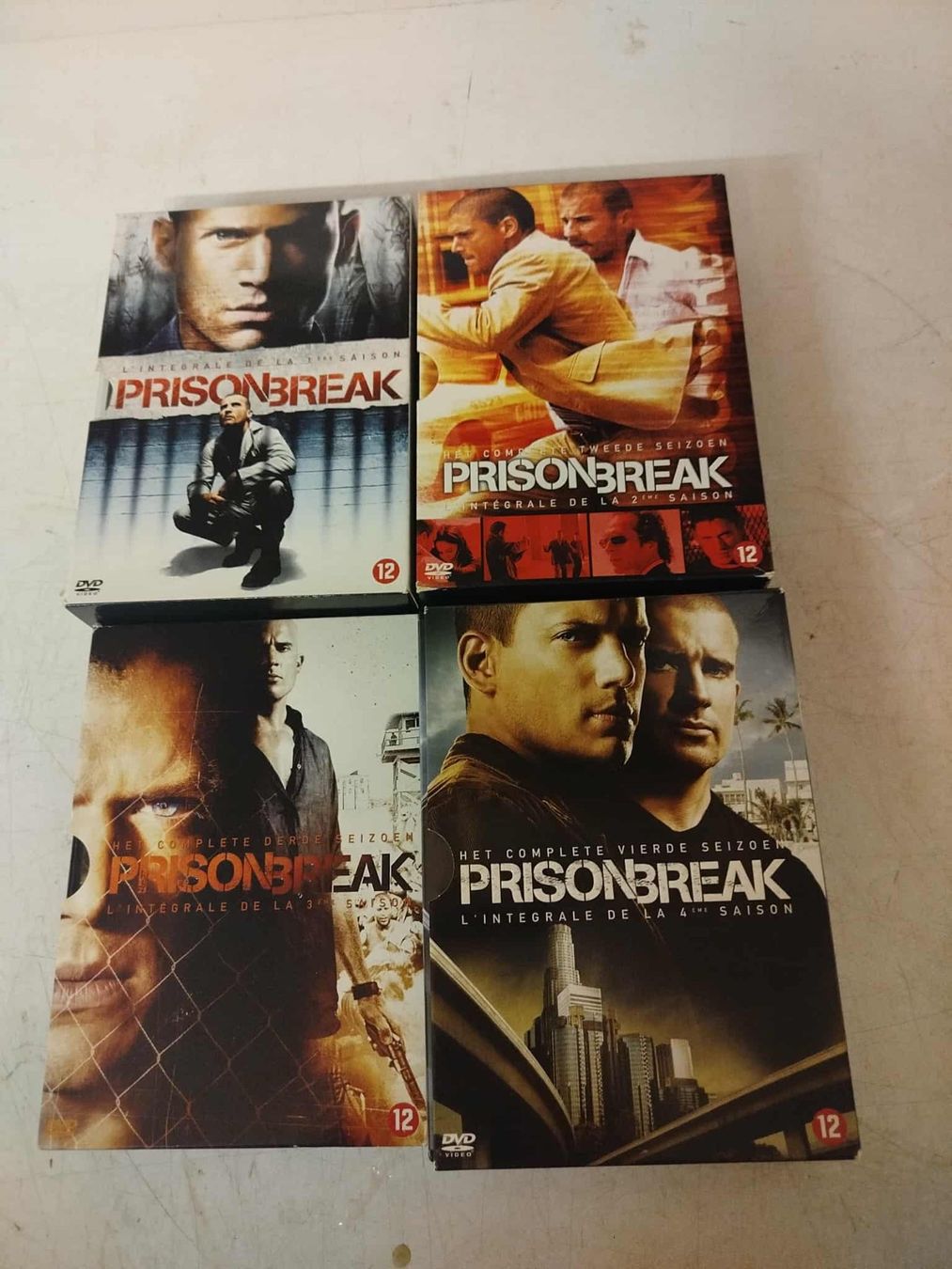 Tutti i DVDs: Dvd Prisonbreak  1-4 – Usato da La Chaux-de-Fonds venduto da Emmaus2300CDF 2