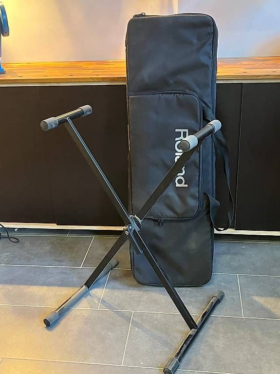 Strumenti musicali: Clavier électronique Roland - comme neuf, super prix – Usato da lausanne venduto da nymee123 4