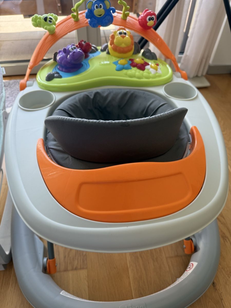 Chicco Veicoli per bambini: Chicco Walker Activity Center Orange Grey Used – Usato da Zürich venduto da PetiteSeller