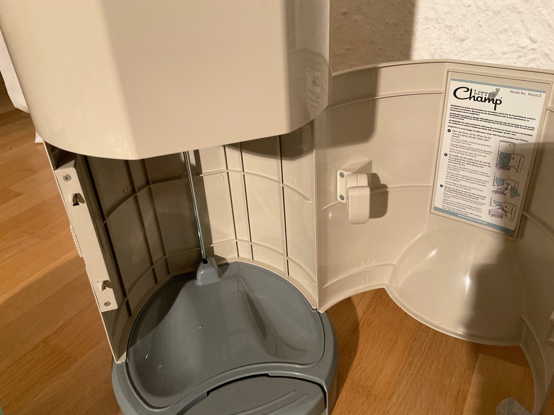 Cestini per rifiuti: Litter Champ Katzenstreu Eimer mit Zubehör – Usato da Zürich venduto da spiamlolneec 2