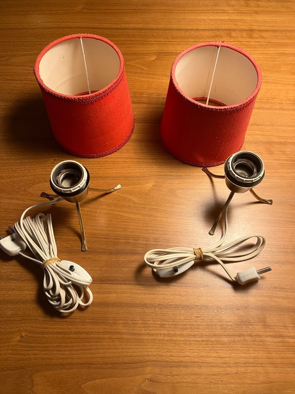 Lampade: Nachttischlampen, Lampen. E27, Druckschalter – Usato da Neftenbach venduto da 889095