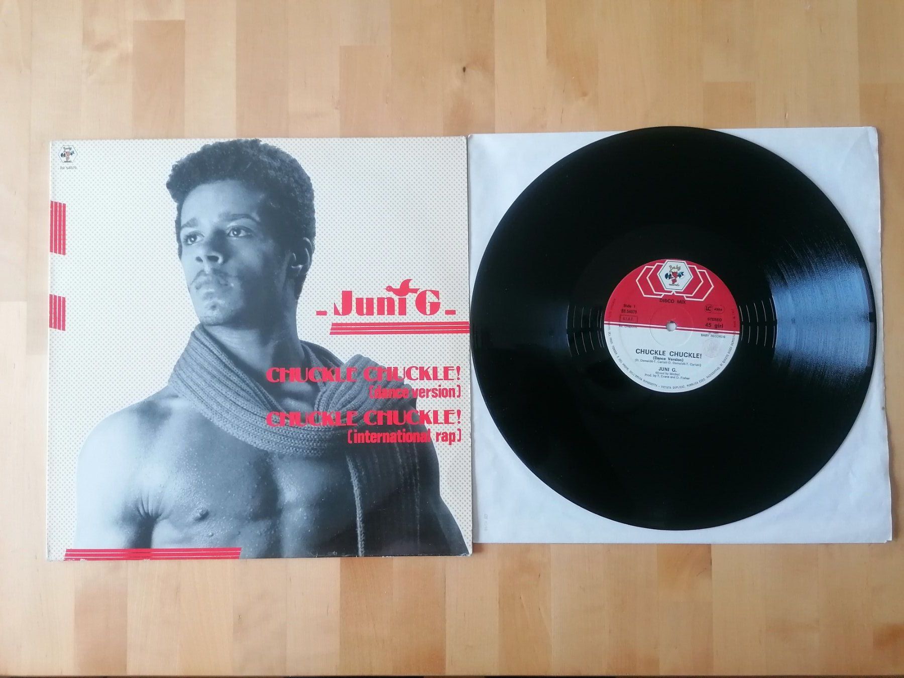 Dischi in vinile: Juni G. – Chuckle Chuckle!  **Italo-Disco** – Usato da Emmenbrücke venduto da WintoWin