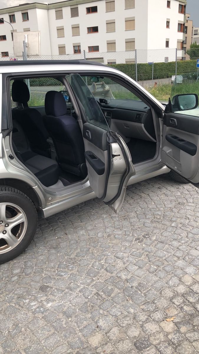 Subaru Autos: Subaru Forester 2.0X 4WD Handschaltung mit Untersetzung – D'occasion à Chur par rme_lm9j 6