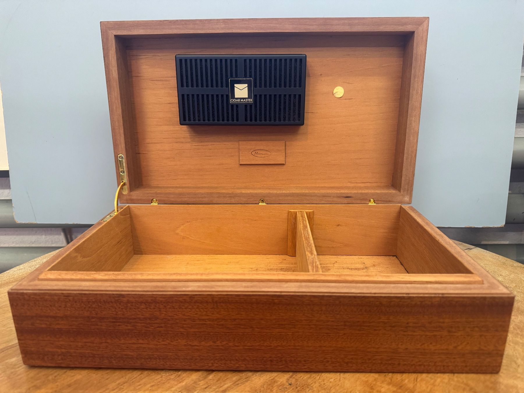 Humidor per sigari: Zigarren Humidor Marconi mit Cigar Master Befeuchter – Usato da Otelfingen venduto da Yossi-68