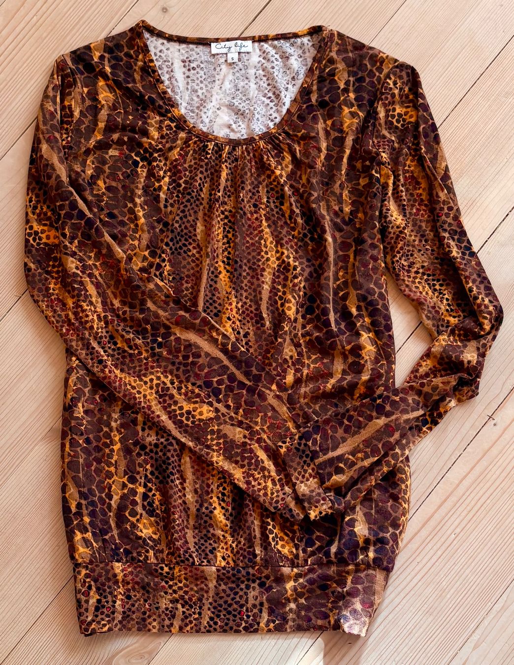 Pulls & Sweat-shirts: Pullover City Life ,sehr bequem,Schlange/Animalprint,Gr.S – D'occasion à Siblingen par Vany_McDougall 6
