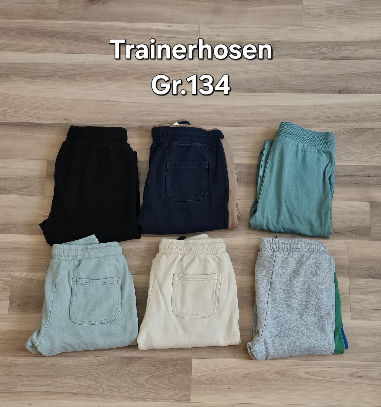 Lotti & Set di vestiti: Trainerhosen Set  – Usato da Ibach venduto da ELA6975