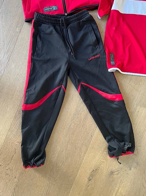 Ensembles coordonnés: UH Chur Trainer und Shirt – D'occasion à Cazis par Sibrag 1