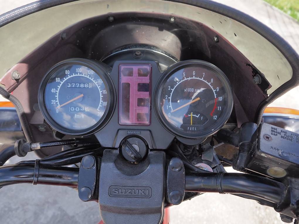 Suzuki Strada: Motorrad Suzuki GSX 250 – Usato da Schlosswil venduto da WueSve 5
