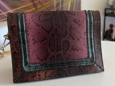 Wunderschöne Ledertasche in Schlangenoptik zu verkaufen!