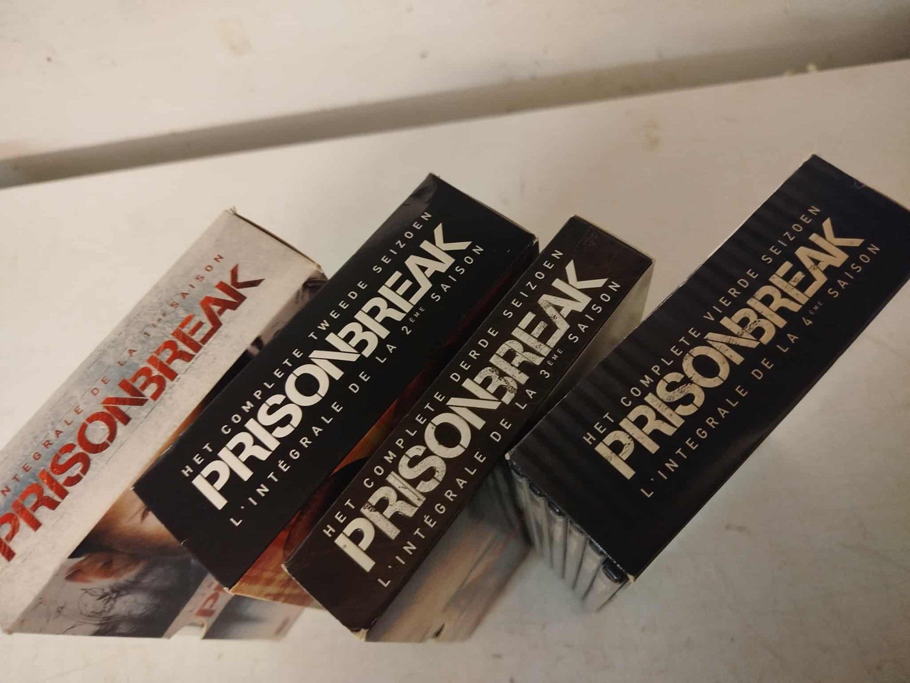 Tutti i DVDs: Dvd Prisonbreak  1-4 – Usato da La Chaux-de-Fonds venduto da Emmaus2300CDF 1