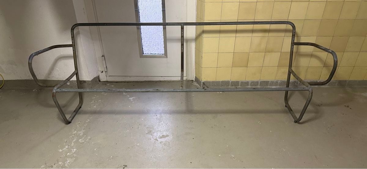 Panchine: Alte Original SBB Wartebank, Gestell – Usato da Zug venduto da Linda_VK0 1