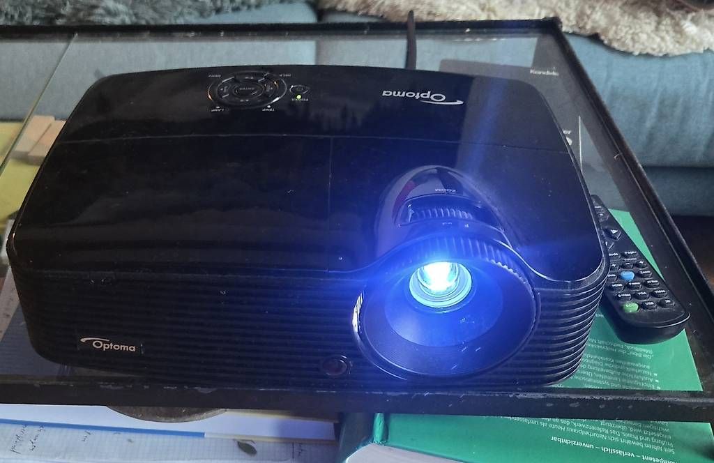 Proiettori: Optoma Beamer  Full 3D  – Usato da Küttigen venduto da Linde78