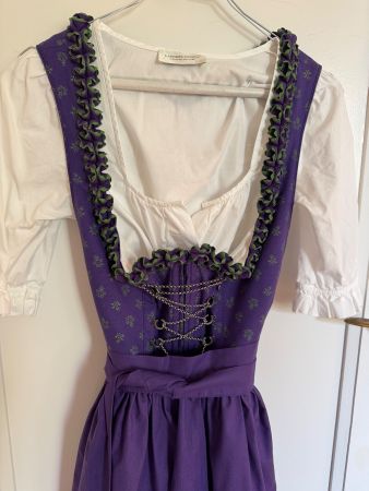 Dirndl Gr. 36 violett mit Bluse