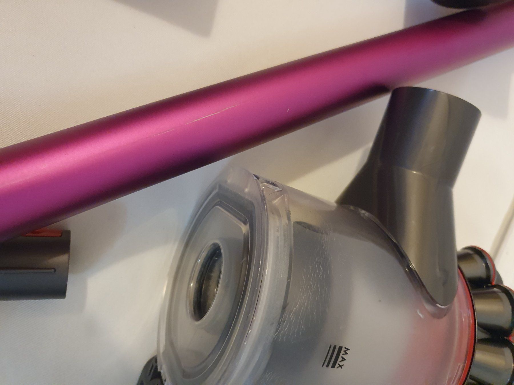 Dyson Aspirapolveri & Accessori: Dyson V8 avec 2 brosses principales – Usato da Lausanne venduto da Af2016 6