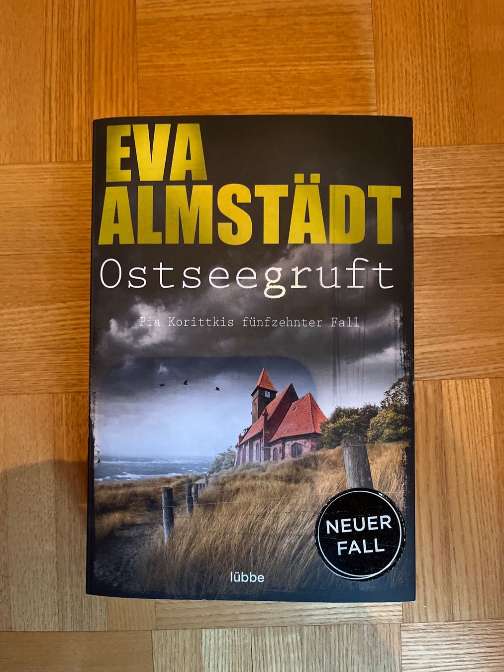 Libri: Eva Almstädt Ostseegruft 15. Fall – Usato da Unterlangenegg venduto da Webvi