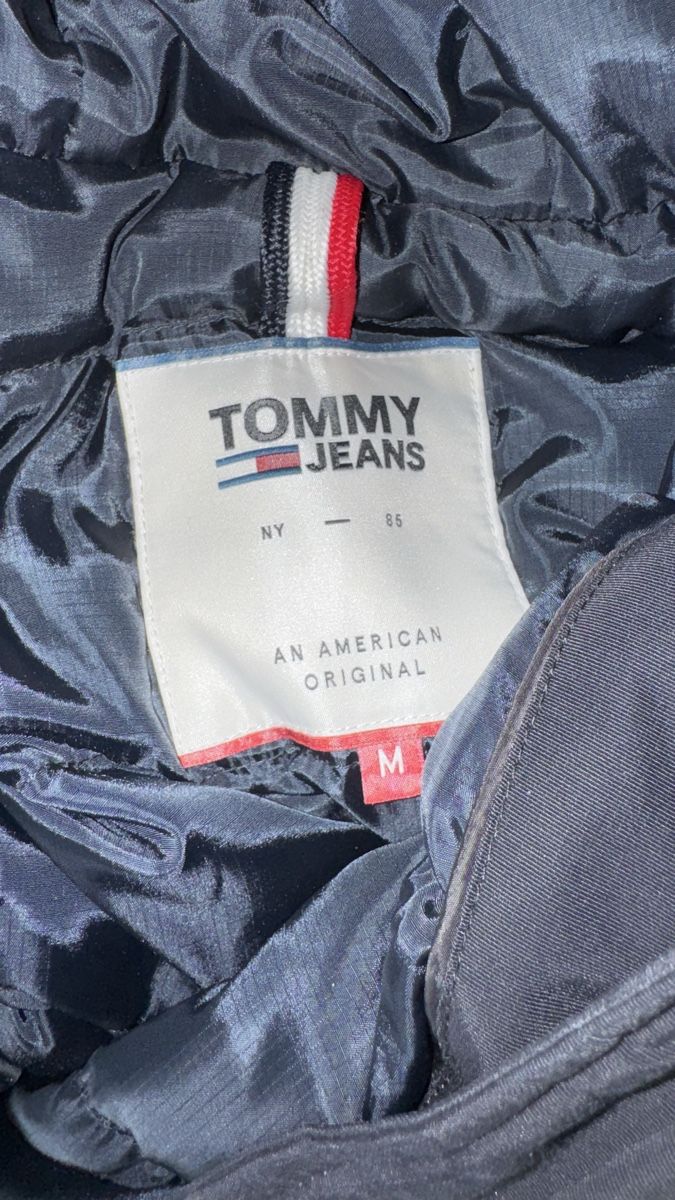 Tommy Hilfiger Giacche: Tommy Hilfiger Jeans Winterjacke, schwarz – Usato da Gümligen venduto da morticiaaddams 3